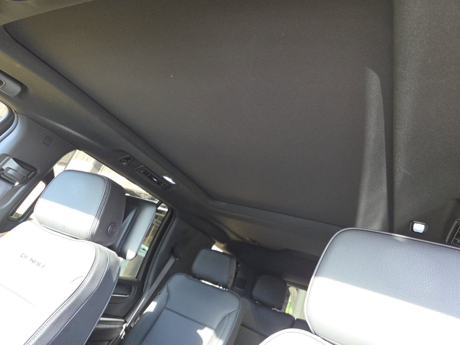 Used 2024 GMC Yukon Denali w/ Advanced Technology Package AWD/4WD image 15