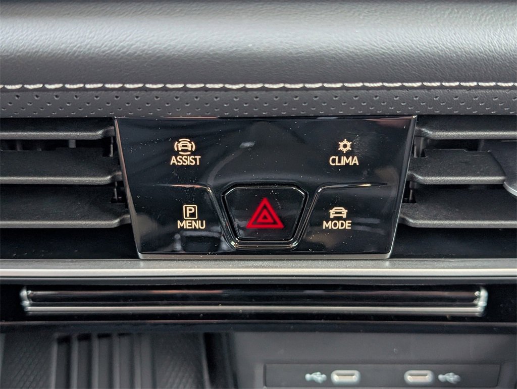 New 2025 Volkswagen Atlas SEL image 23