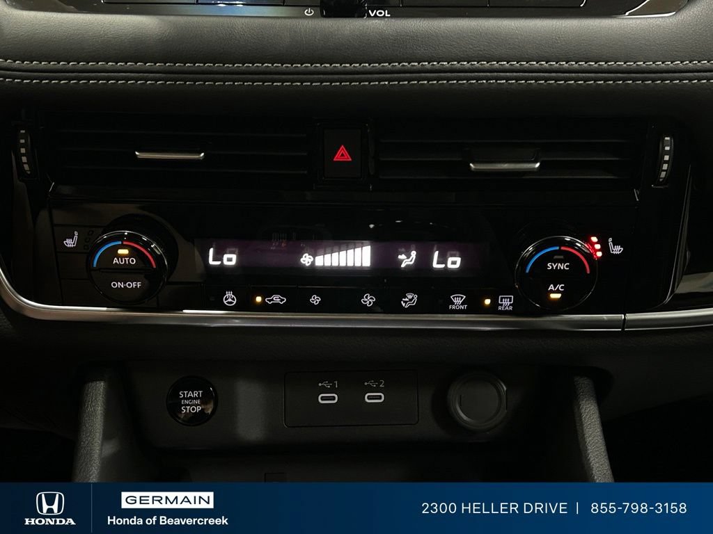 Used 2025 Nissan Rogue SL AWD/4WD image 24