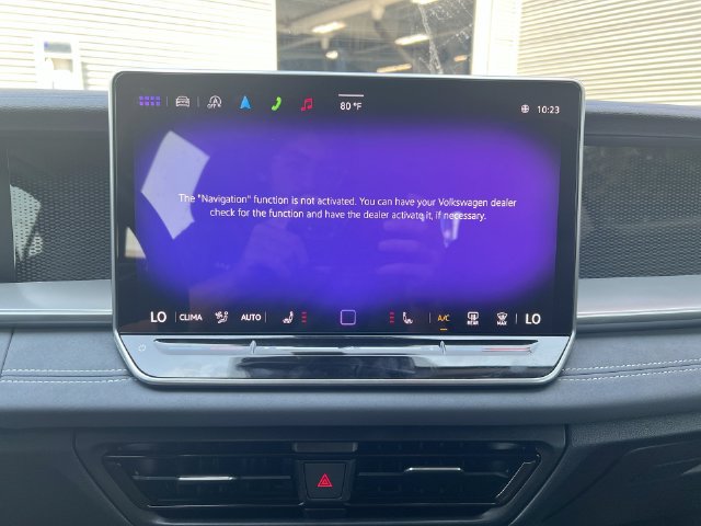 Used 2025 Volkswagen Tiguan SE AWD/4WD image 28