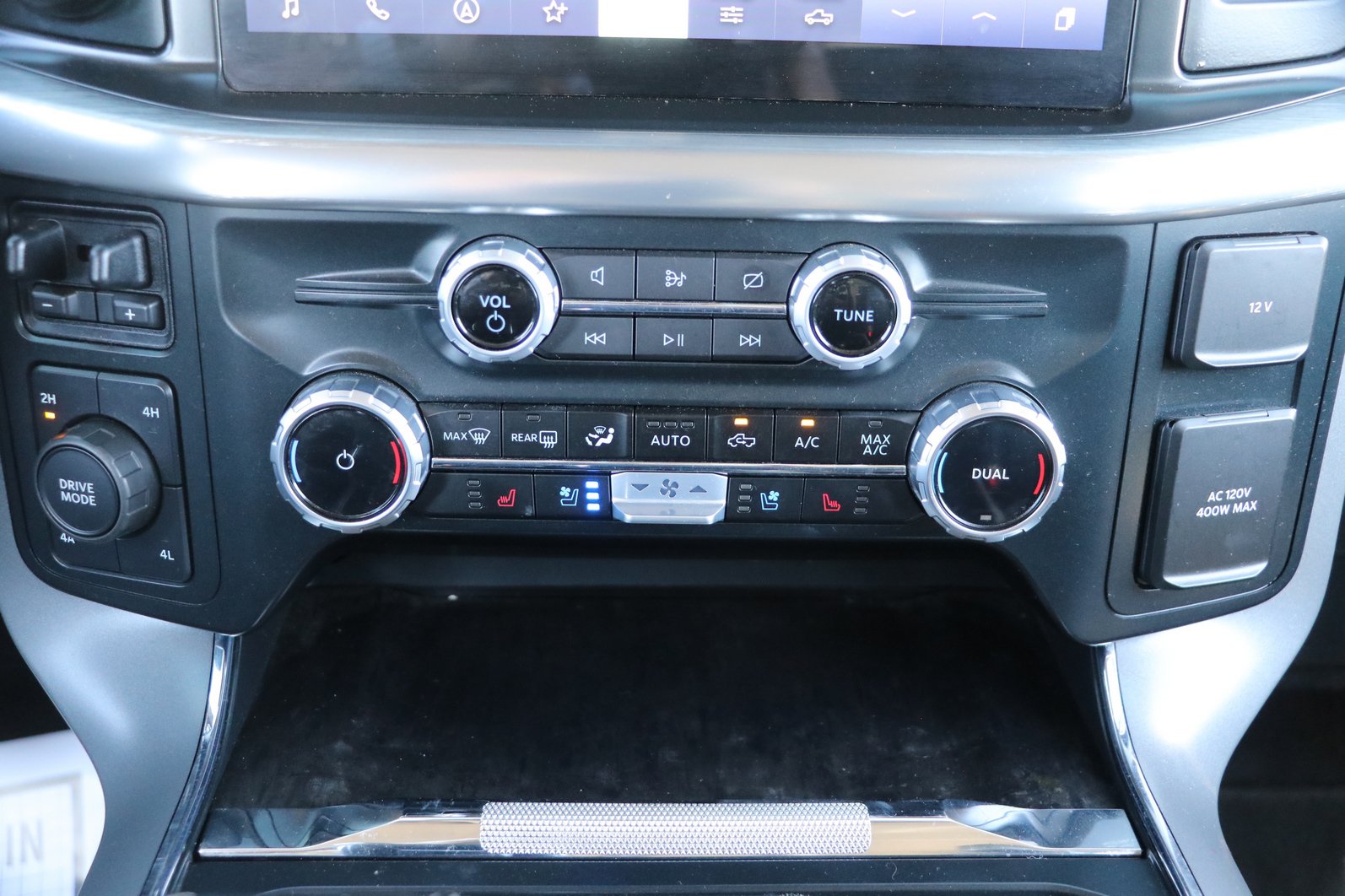 Used 2023 Ford F150 Lariat w/ Equipment Group 502A High AWD/4WD image 22