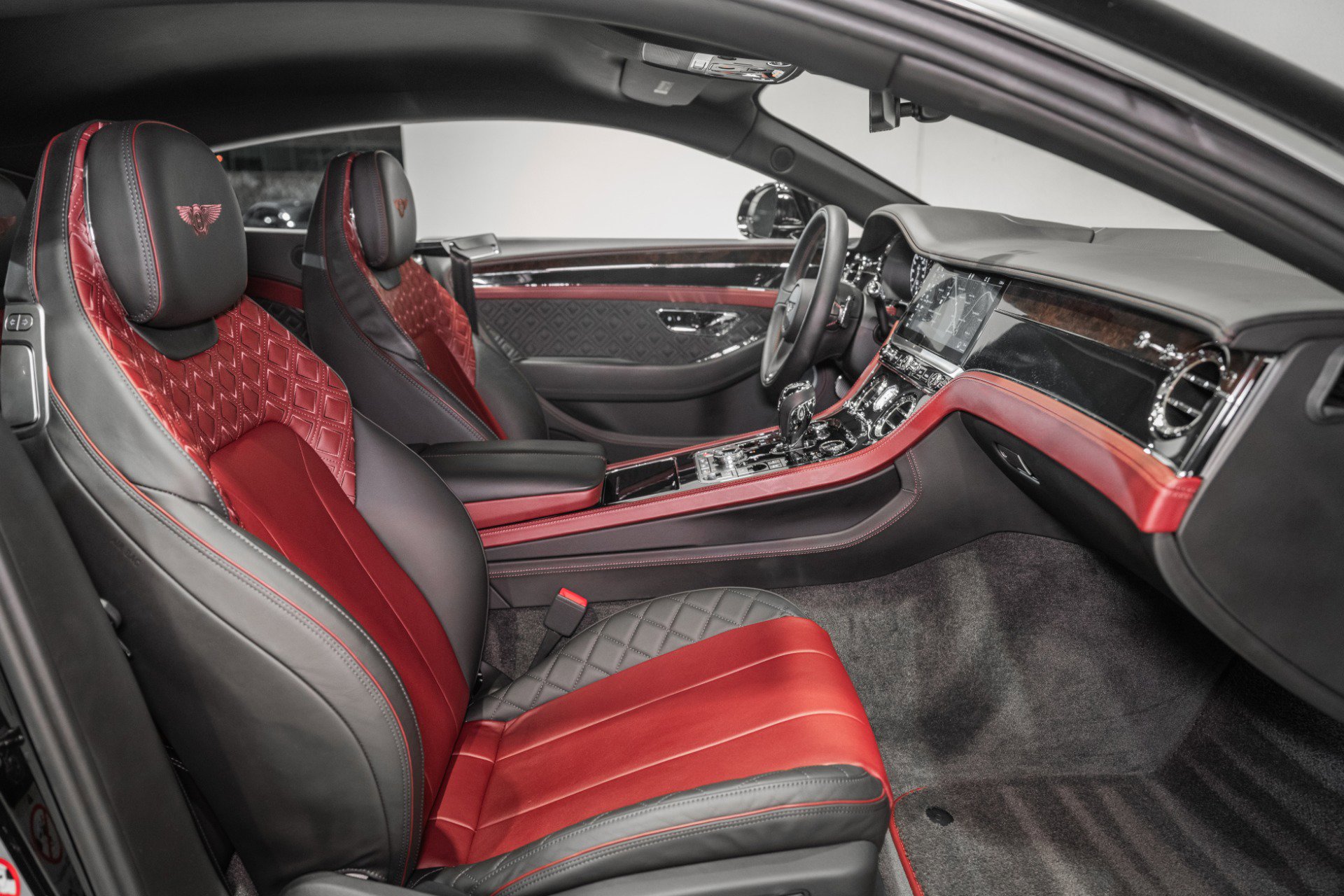 Used 2020 Bentley Continental GT image 2