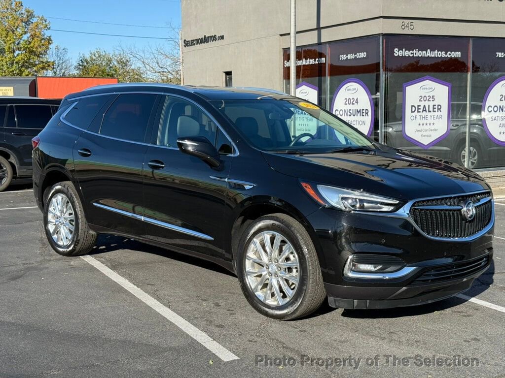Used 2021 Buick Enclave Premium w/ Sun and Sites Package image 2