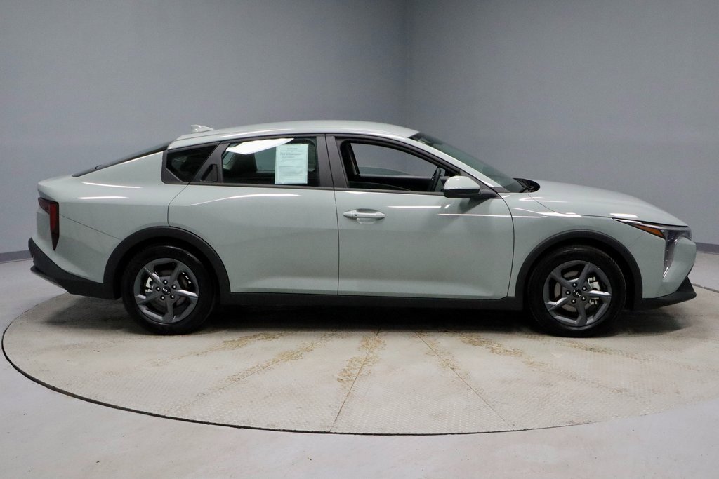 Used 2025 Kia K4 LXS image 5