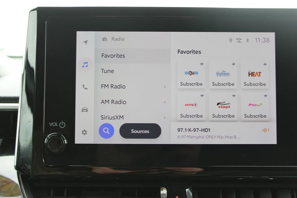 Used 2024 Toyota Corolla Cross XLE image 43