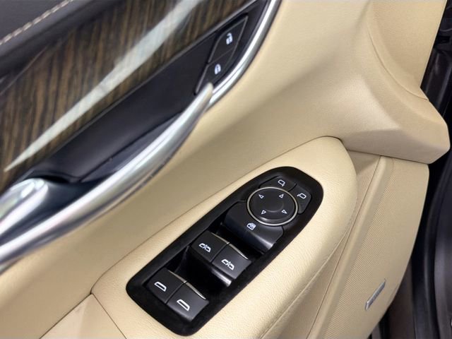 Used 2019 Cadillac XT5 AWD image 17