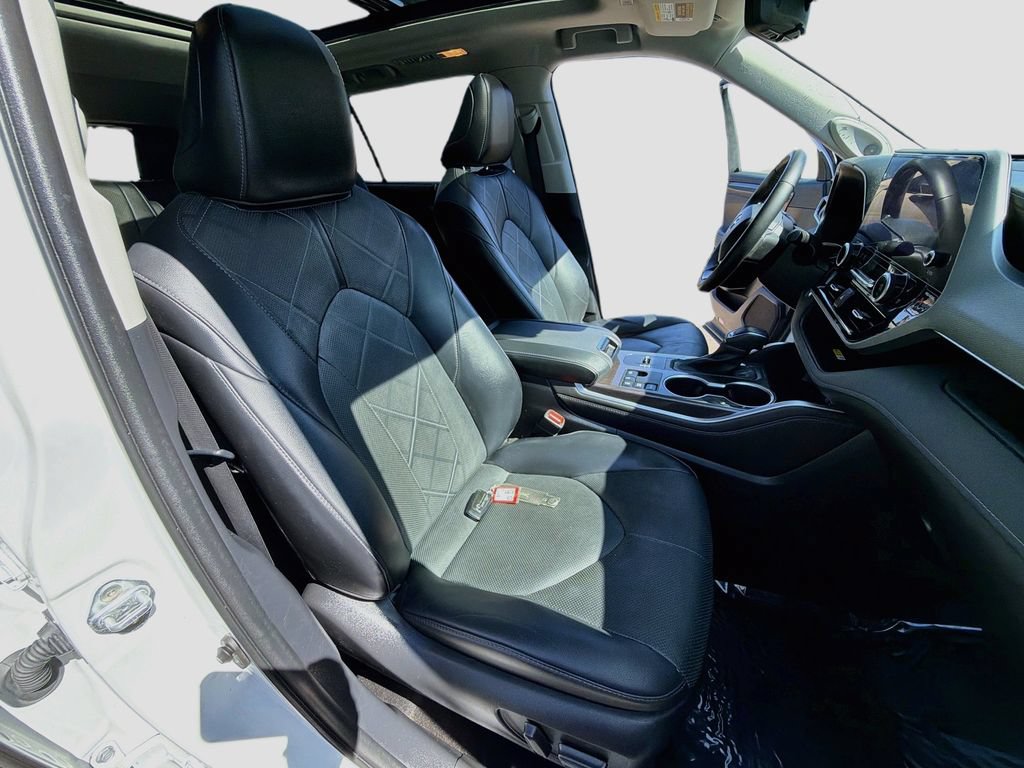 Used 2023 Toyota Highlander Platinum AWD/4WD image 33