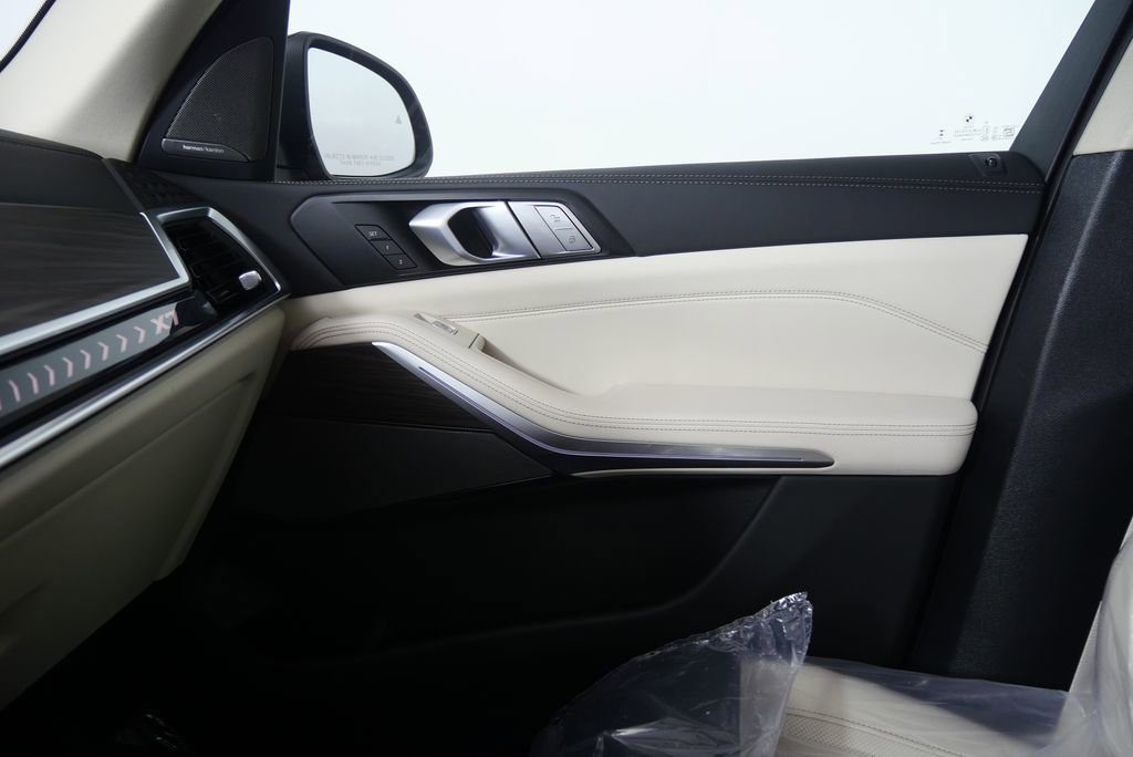 Used 2026 BMW X7 xDrive40i AWD/4WD image 25