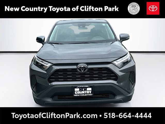 Used 2023 Toyota RAV4 LE AWD/4WD image 2