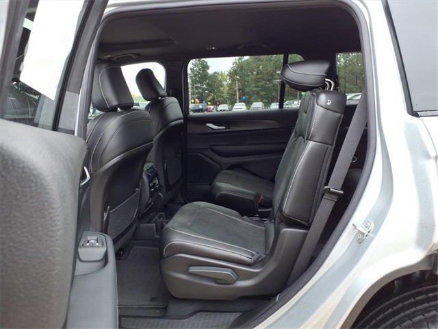New 2025 Jeep Grand Cherokee L Altitude image 17