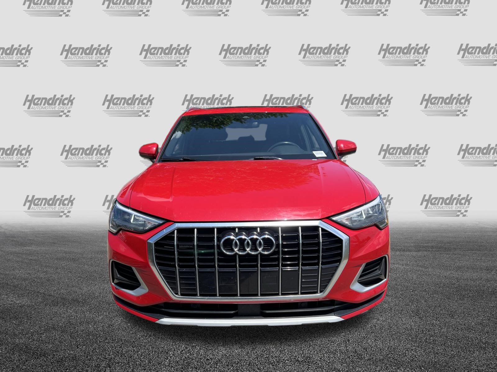 Used 2020 Audi Q3 2.0T Premium w/ Convenience Package AWD/4WD image 3