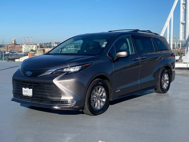 Used 2021 Toyota Sienna XLE AWD/4WD image 4