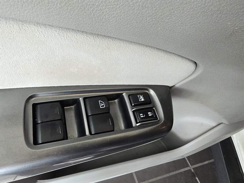 Used 2012 Subaru Forester 2.5X Touring AWD/4WD image 17