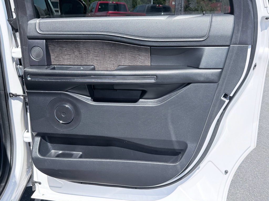 Used 2018 Ford Expedition Max Limited w/ Equipment Group 301A RWD image 29