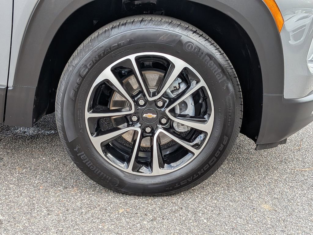 Used 2024 Chevrolet TrailBlazer LT w/ Driver Confidence Package image 11