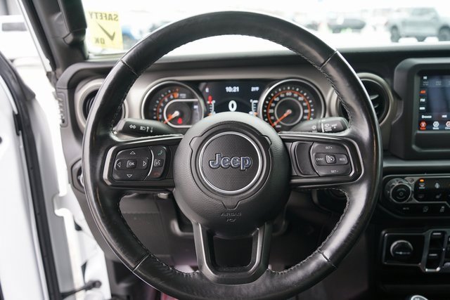 Used 2021 Jeep Gladiator Willys image 20