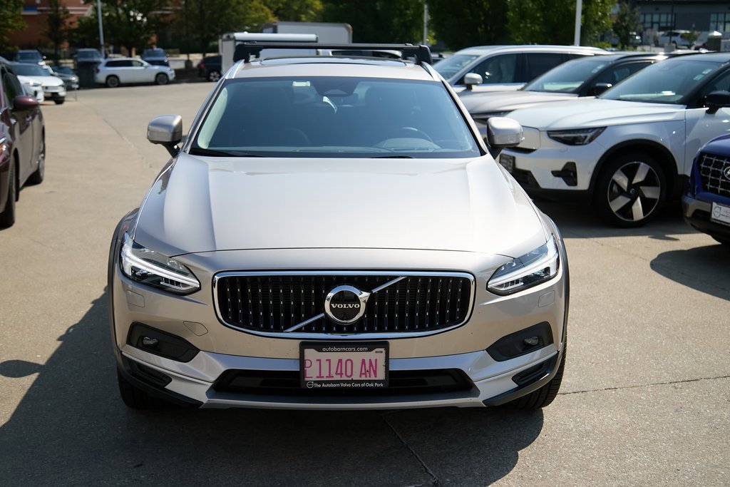 New 2026 Volvo V90 B6 Cross Country Ultra w/ Climate Package image 6