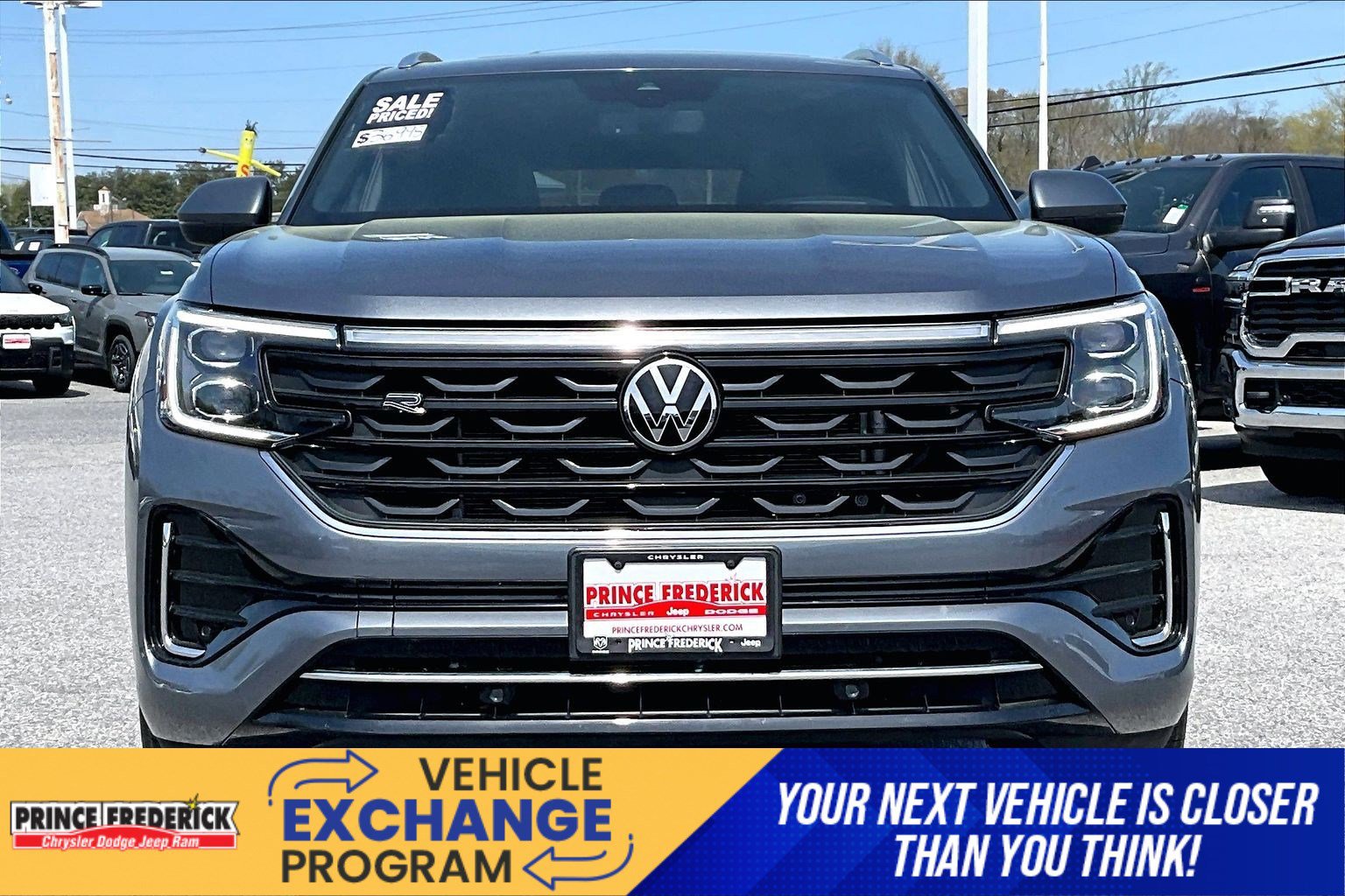 Used 2024 Volkswagen Atlas Cross Sport SEL R-Line AWD/4WD image 2