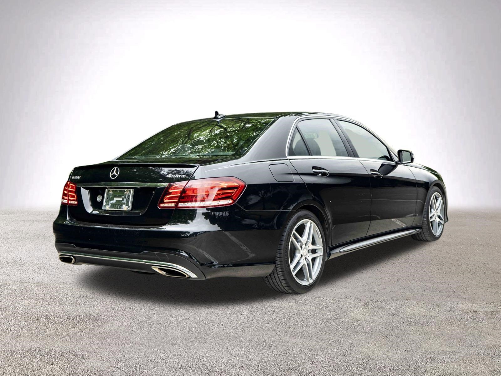 Used 2015 Mercedes-Benz E 350 4MATIC Sedan image 9