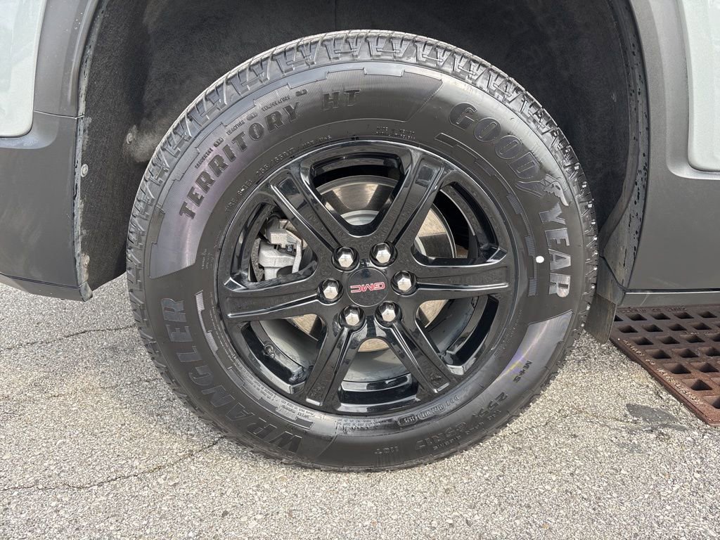Used 2023 GMC Acadia AT4 w/ Technology Package image 12
