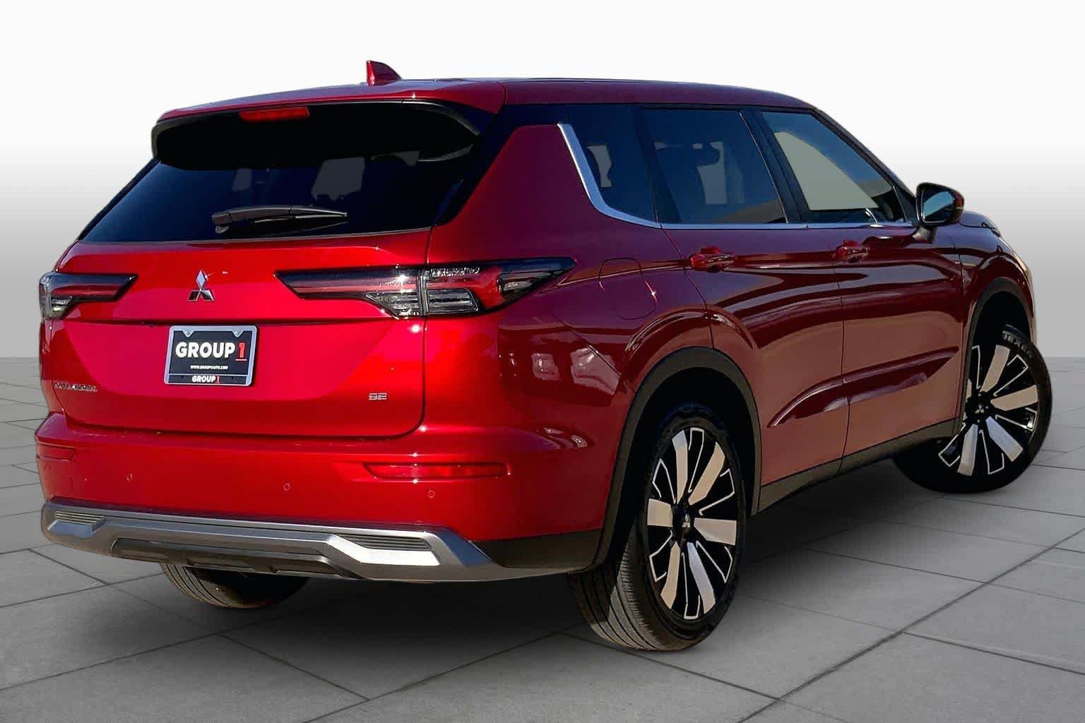Used 2025 Mitsubishi Outlander SE AWD/4WD image 12