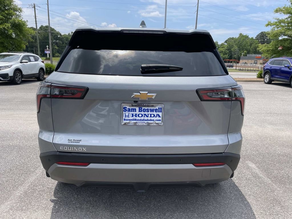 Used 2026 Chevrolet Equinox LT w/ Convenience Package II FWD image 5