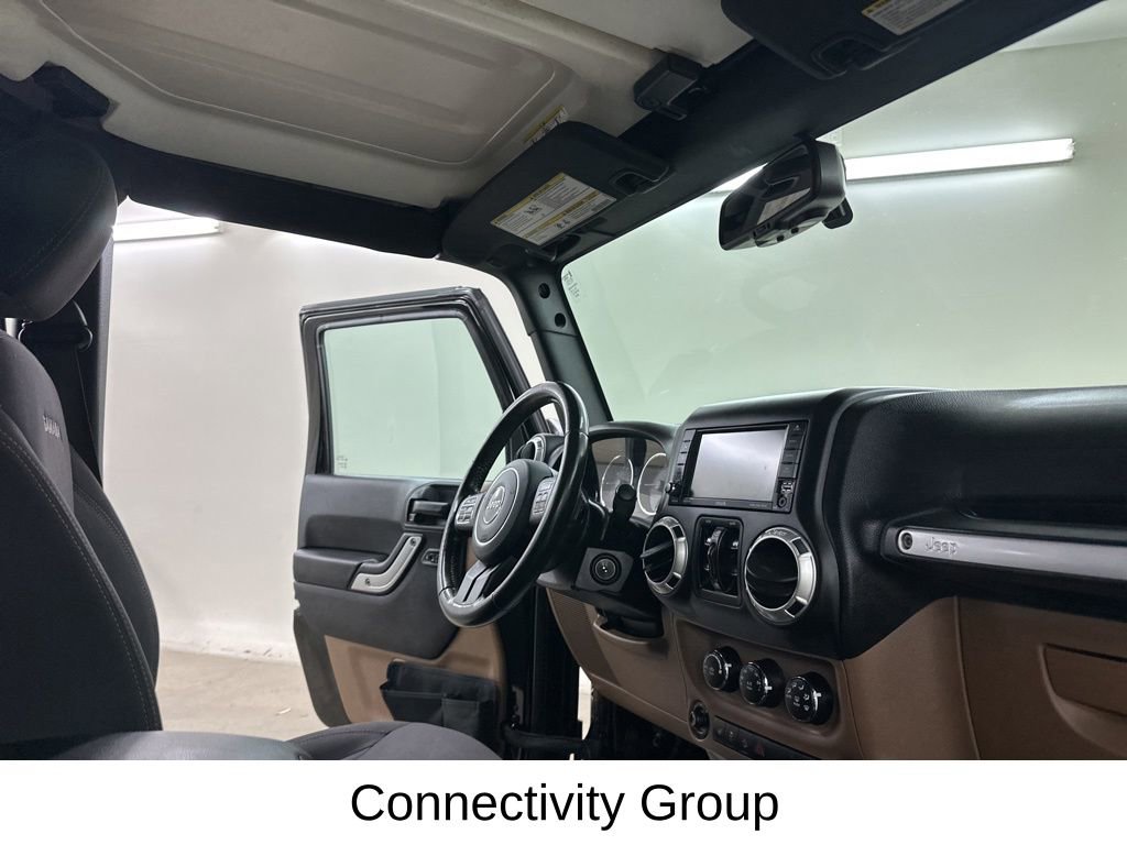 Used 2017 Jeep Wrangler Unlimited Sahara w/ Connectivity Group image 17