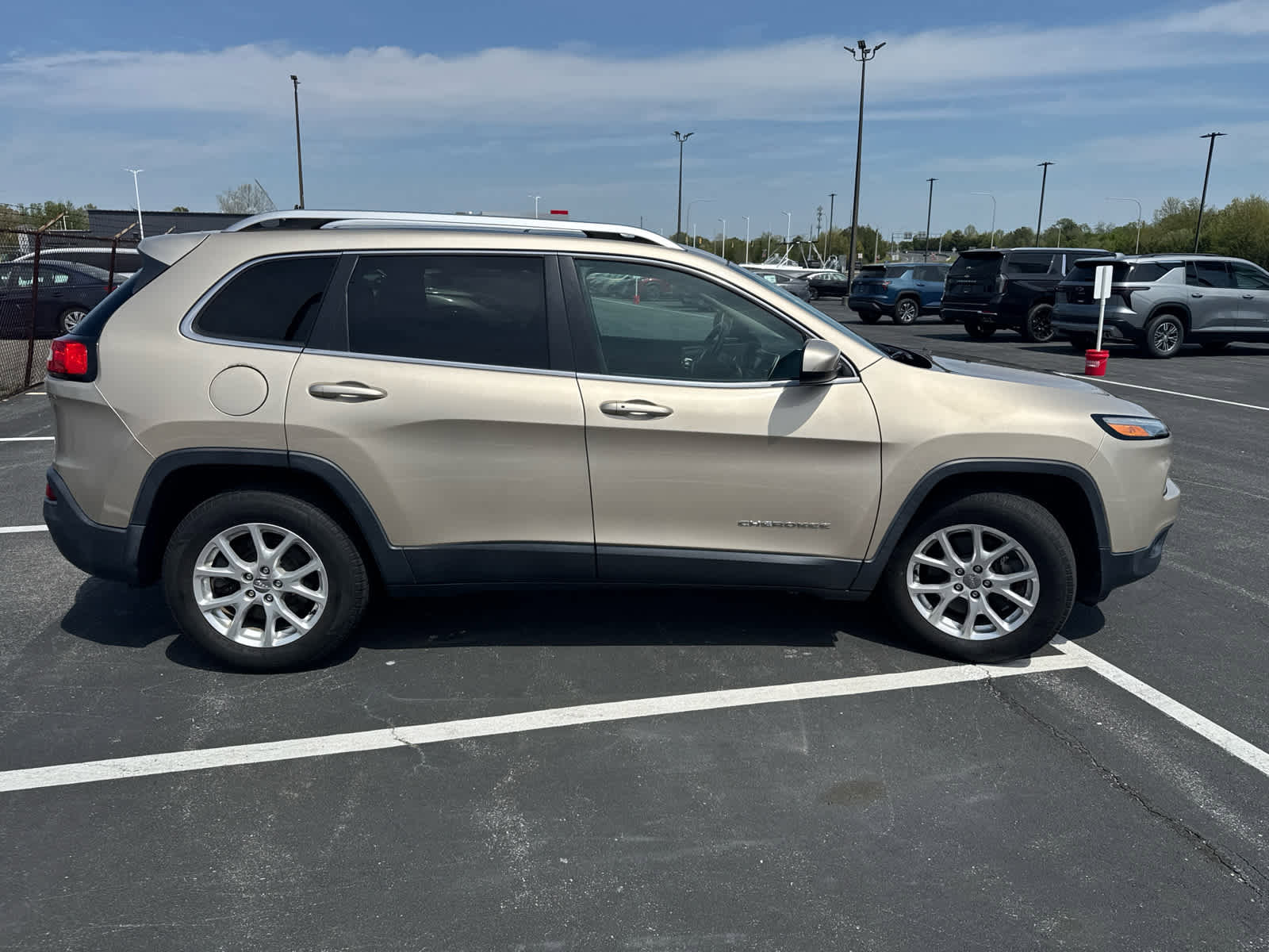 Used 2014 Jeep Cherokee Latitude w/ Comfort/Convenience Group image 6