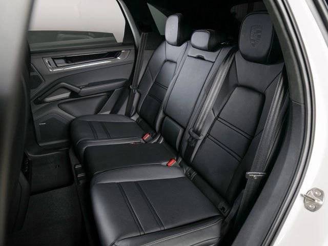 New 2026 Porsche Cayenne GTS AWD/4WD image 13
