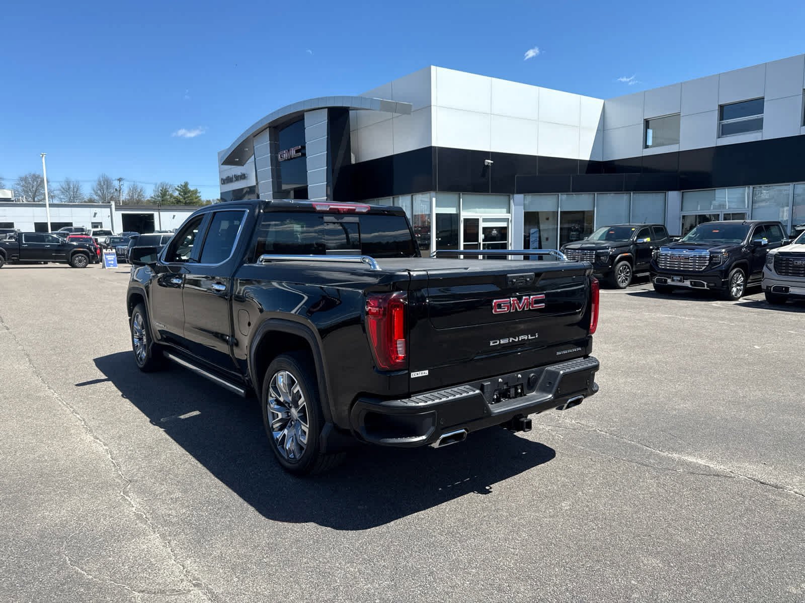 Certified 2024 GMC Sierra 1500 Denali w/ Denali Reserve Package AWD/4WD image 3