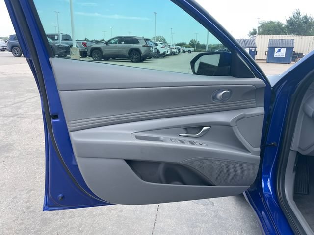 Used 2025 Hyundai Elantra SEL FWD image 20