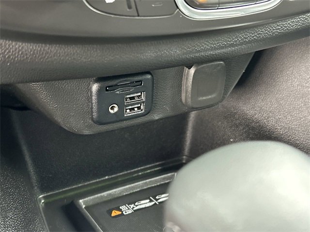 Used 2023 Chevrolet Traverse RS image 29