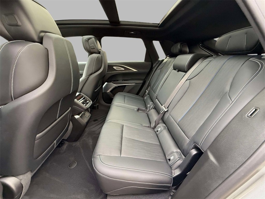 Used 2025 Cadillac Lyriq Luxury w/ LPO, Floor Liner Package image 19