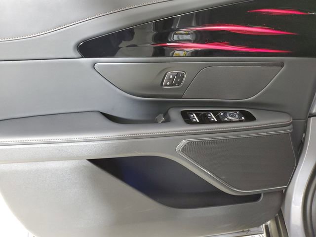 Used 2024 Lincoln Nautilus Premier w/ Jet Appearance Package image 18