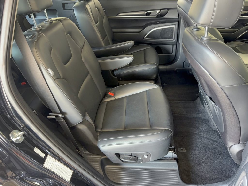Used 2025 Kia Telluride S FWD image 29