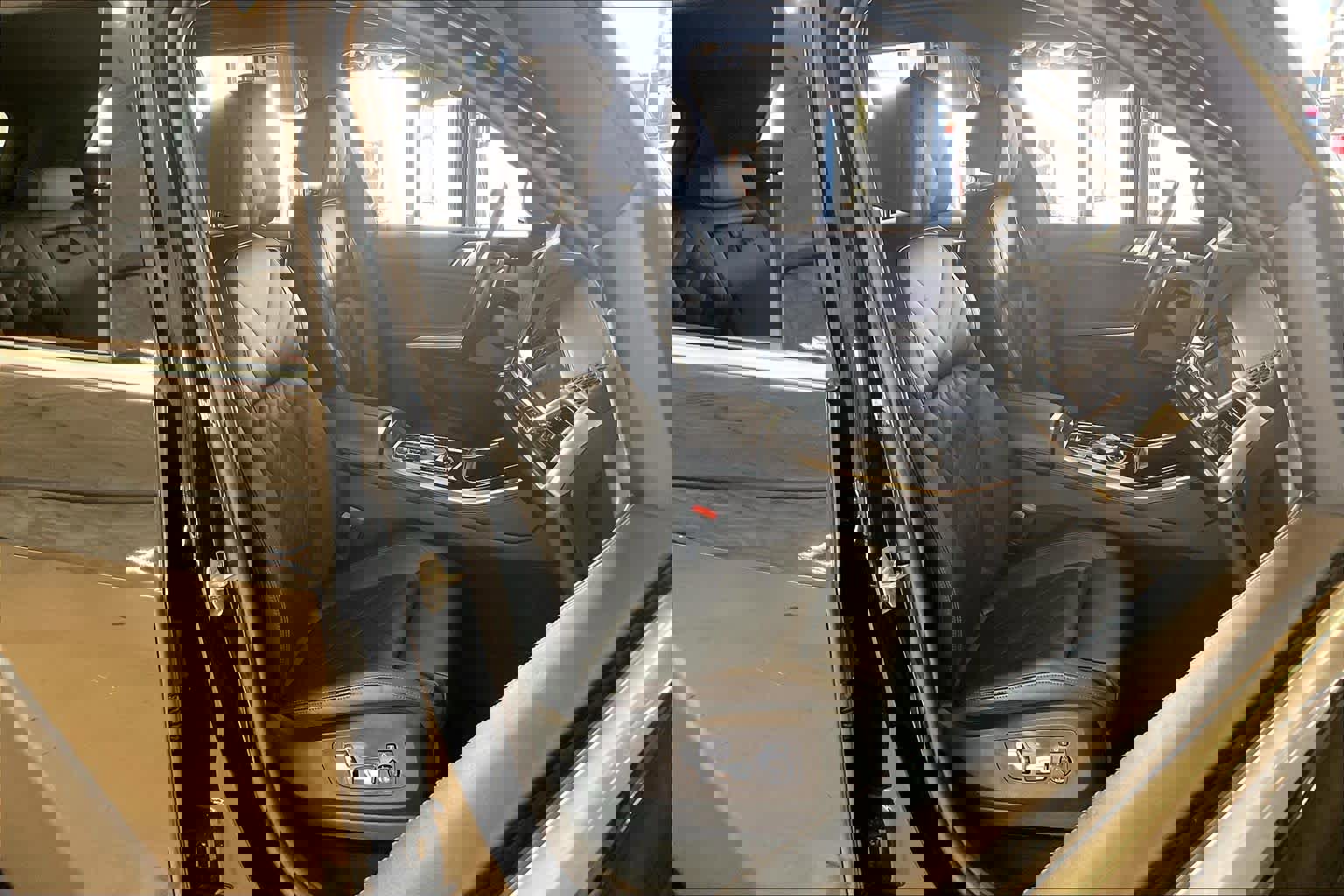 Used 2024 BMW X5 xDrive50e image 8