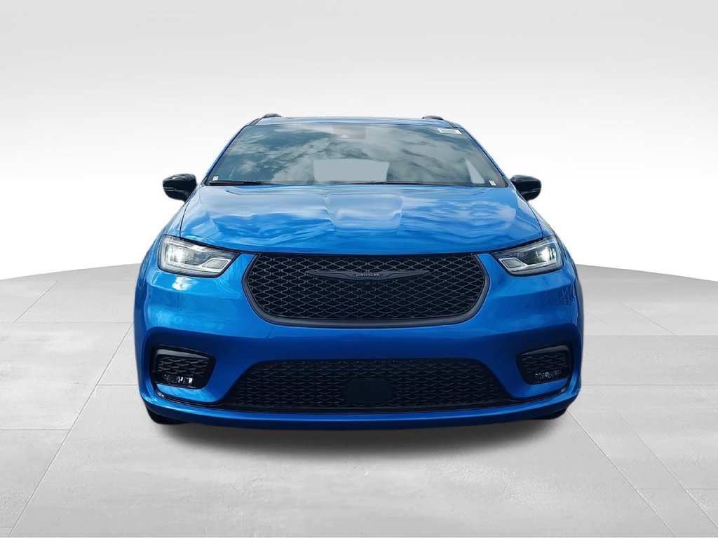 New 2026 Chrysler Pacifica Limited w/ S Appearance Package FWD image 3