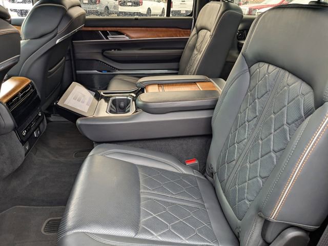 Used 2022 Jeep Grand Wagoneer Series III image 14