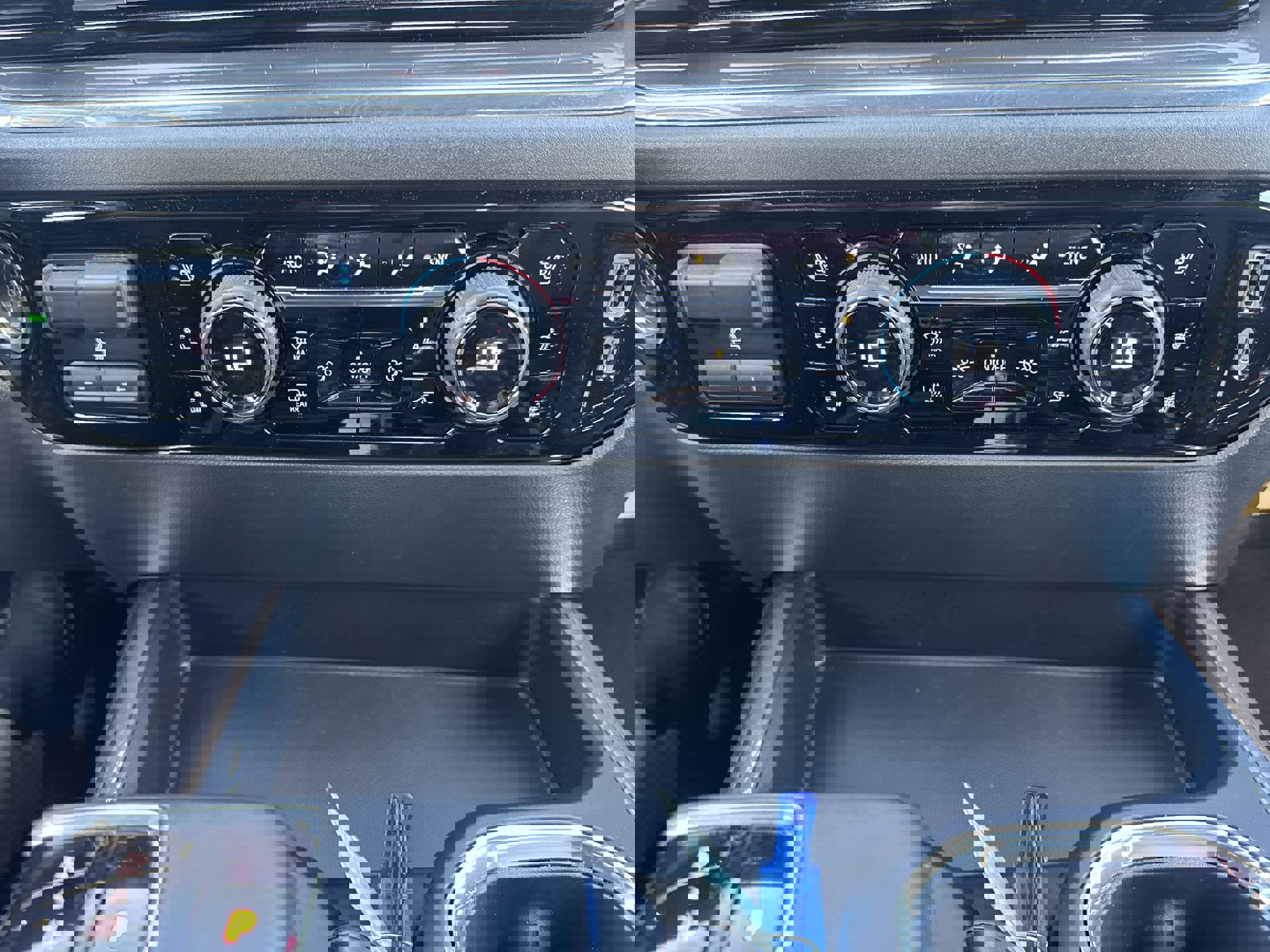 Used 2024 Chevrolet Silverado 1500 High Country w/ Technology Package image 19