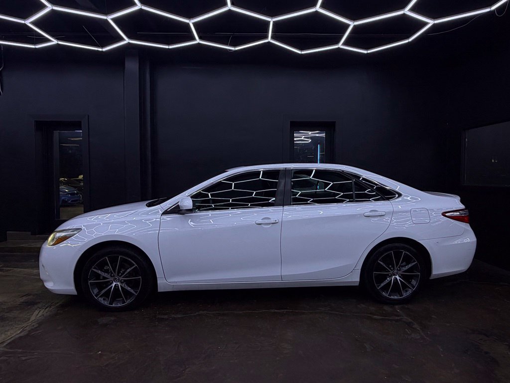 Used 2016 Toyota Camry FWD image 2