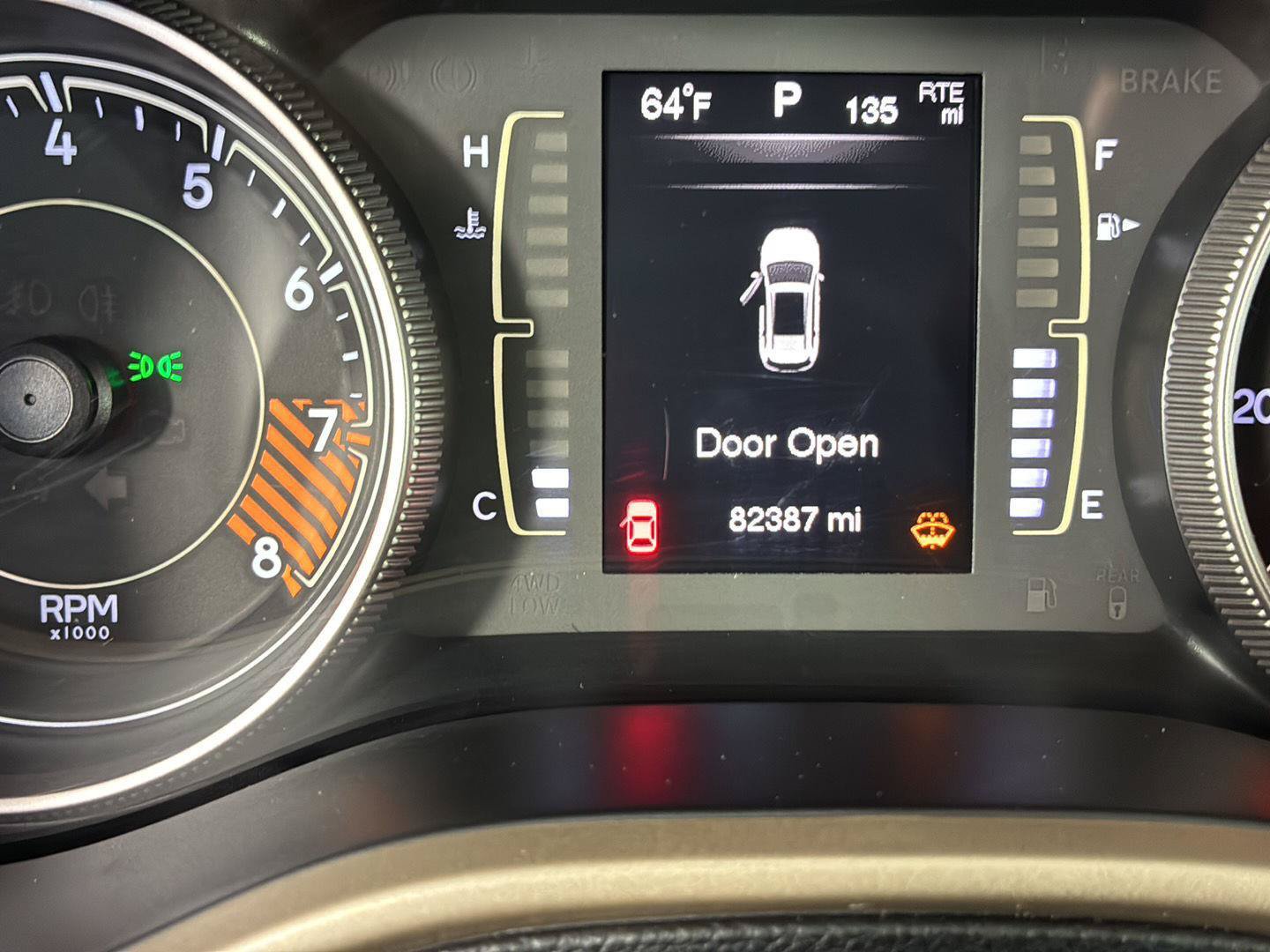 Used 2015 Jeep Cherokee Latitude w/ Cold Weather Group FWD image 38