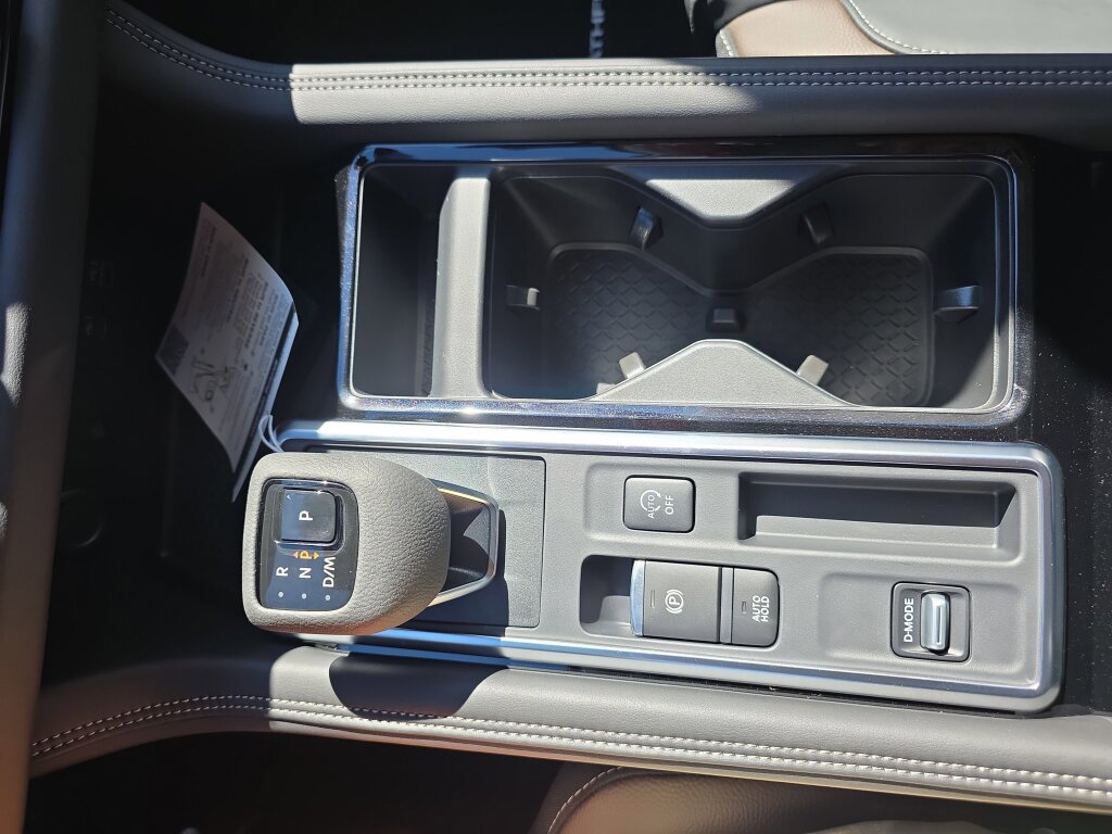 New 2025 Nissan Pathfinder Platinum image 15