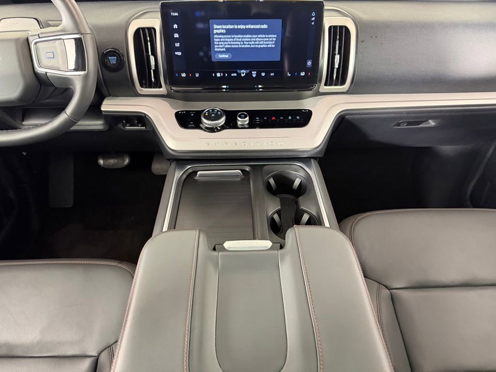 Used 2025 Ford Expedition Active AWD/4WD image 17