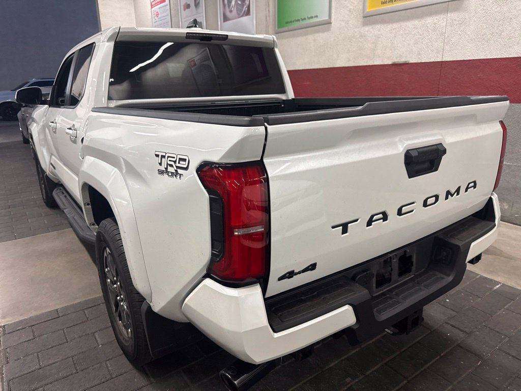 Used 2025 Toyota Tacoma TRD Sport AWD/4WD image 4