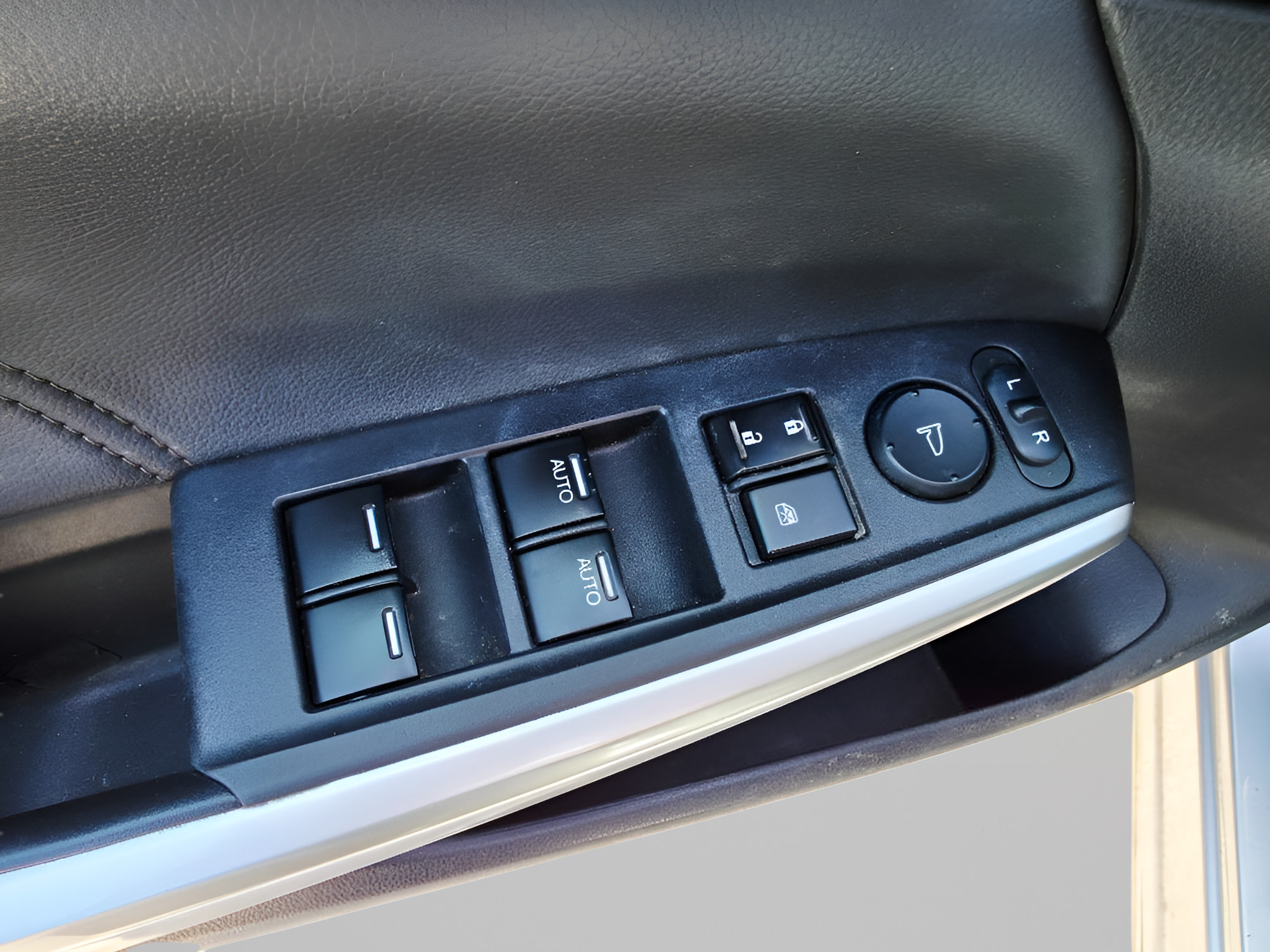 Used 2013 Honda Crosstour EX-L image 19
