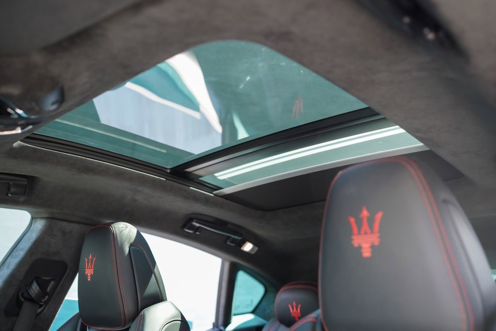 Used 2022 Maserati Levante GT AWD/4WD image 35