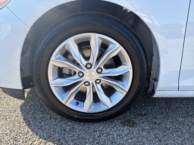 Used 2025 Chevrolet Malibu LT image 9