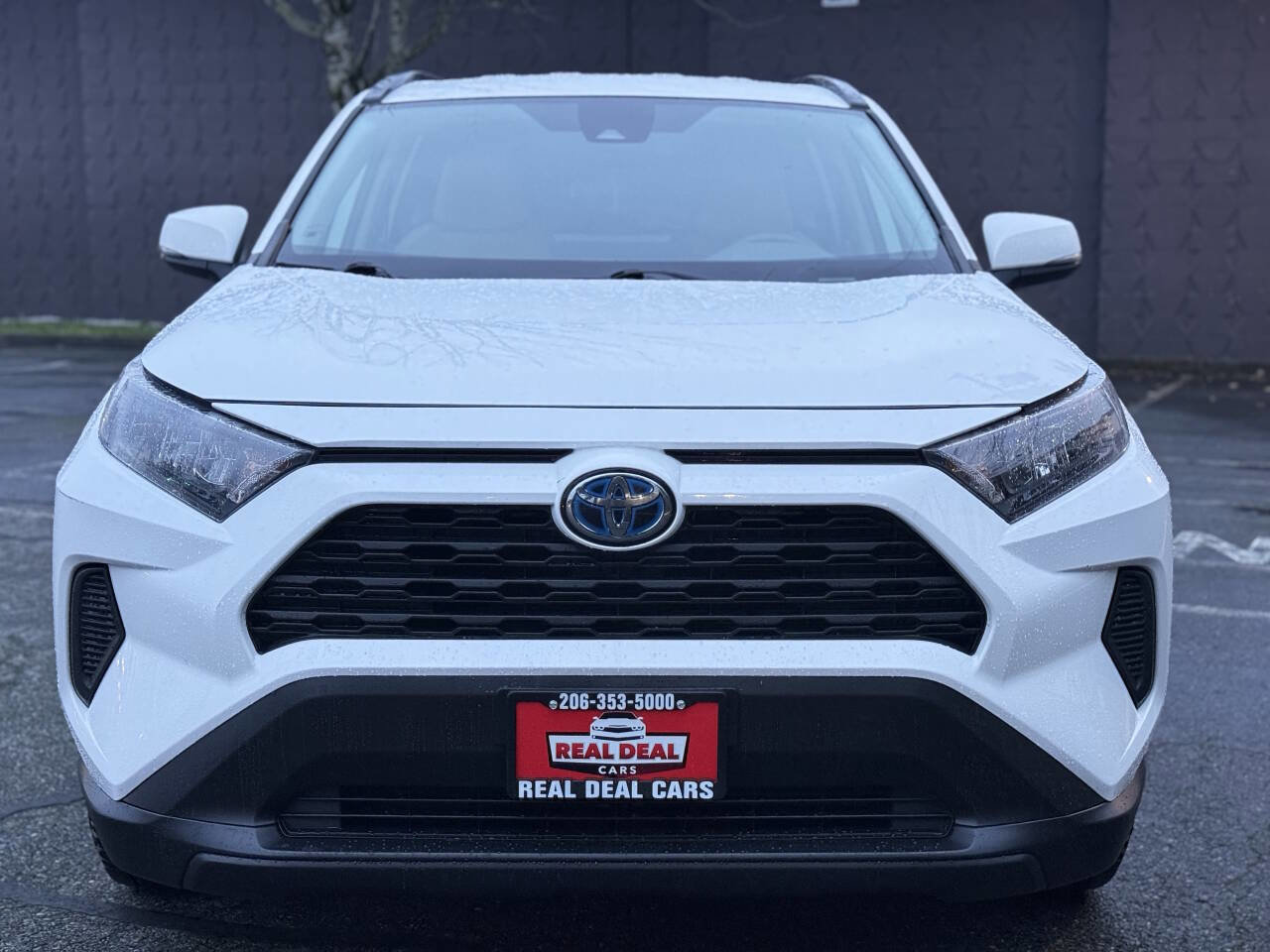 Used 2022 Toyota RAV4 LE image 2