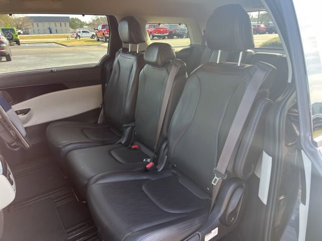 Used 2022 Kia Carnival SX image 19