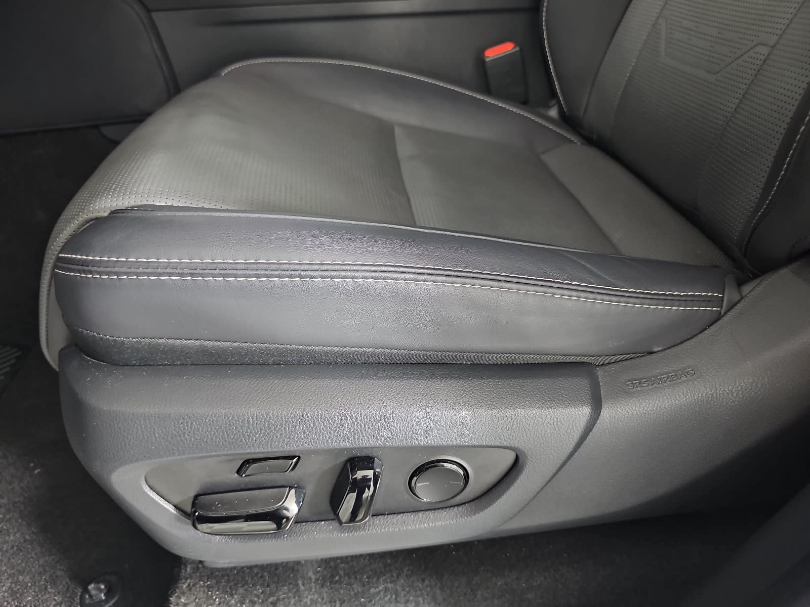 Used 2024 Lexus GX 550 w/ Cold Area Package AWD/4WD image 29